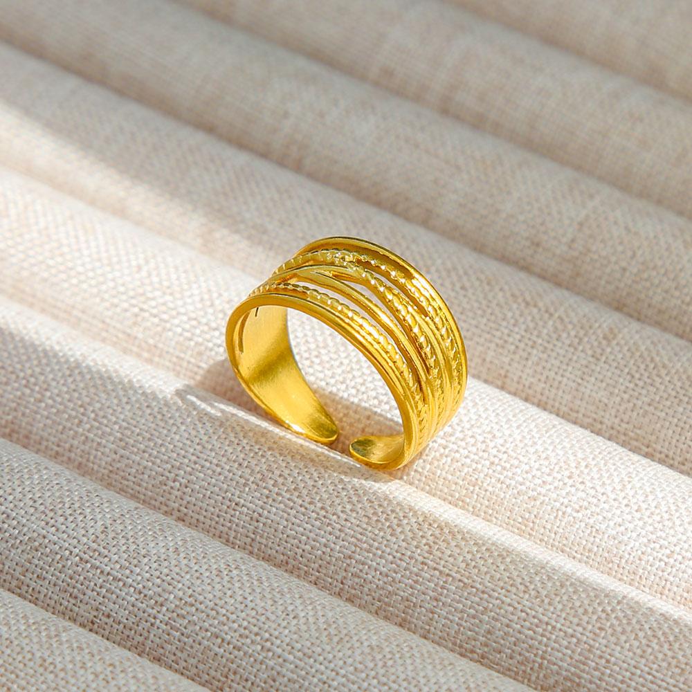Textured Layer Ring
