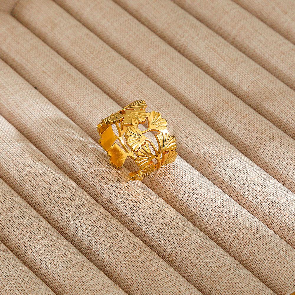 Sculpted Floral Ring