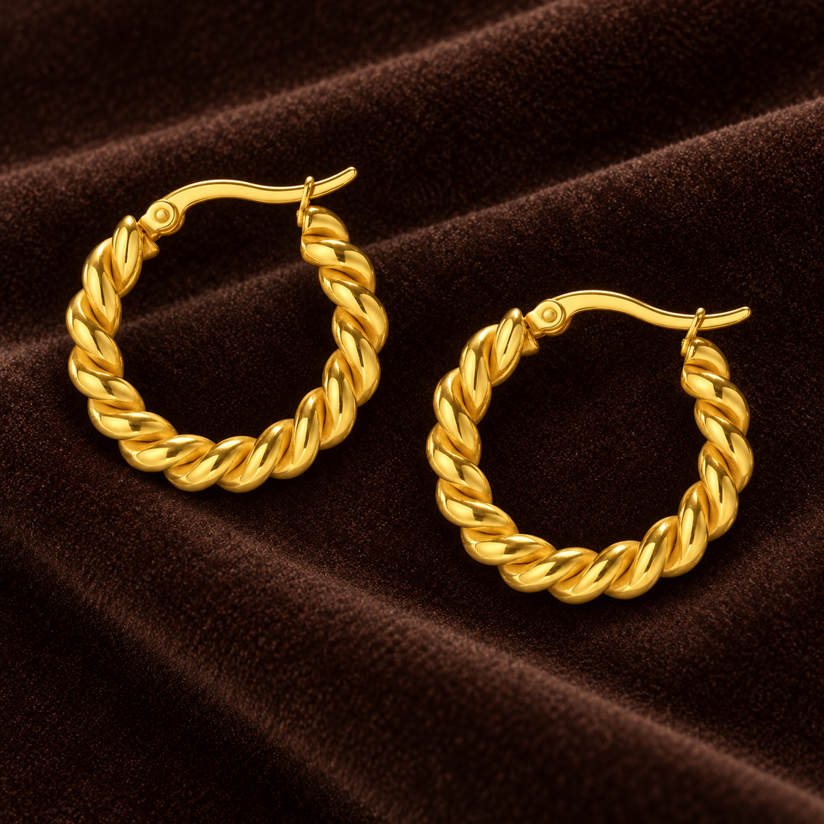 Twisted Rope Huggies — detail vanuit een andere hoek