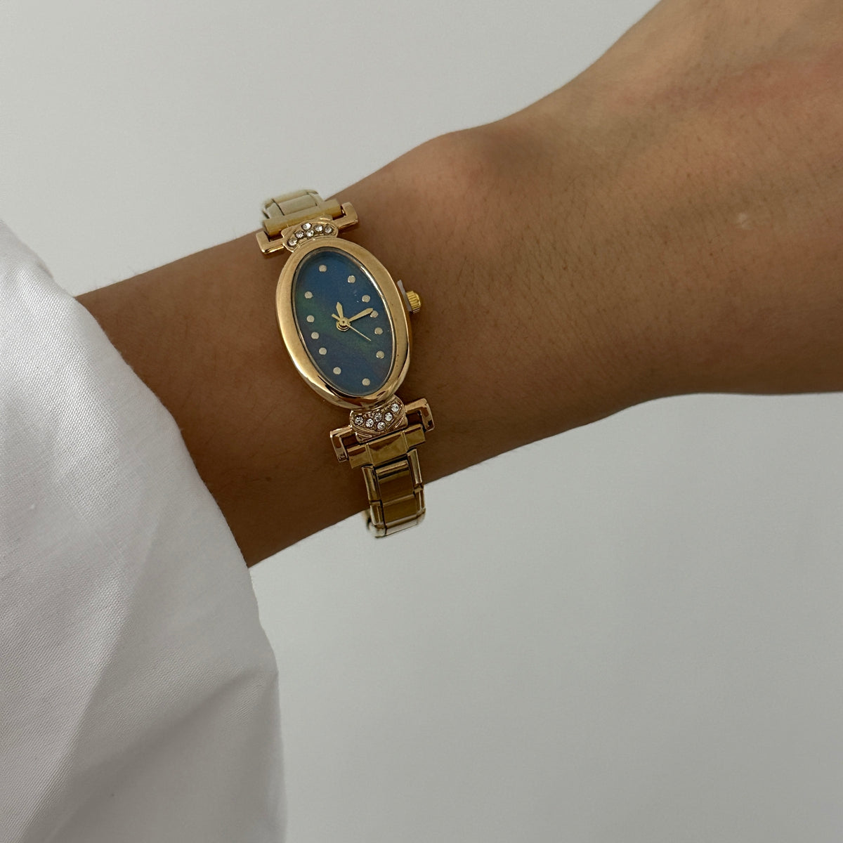 Azure Oval Link Watch — Gold-tone / Blue
