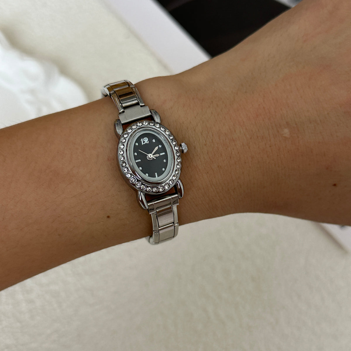 Starlight Oval Silver Watch — Silver-tone / Dark Dial